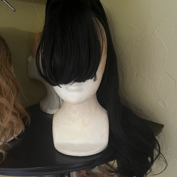 Like new Vivica Fox Two in One Bang & Ponytail - Picture 2 of 3